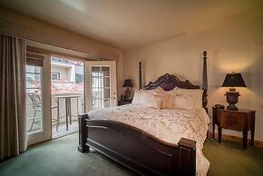 Villas at Zermatt Resort - Condos