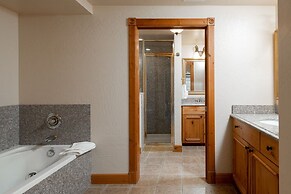 Villas at Zermatt Resort - Condos