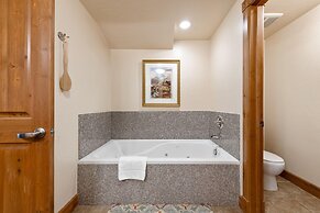 Villas at Zermatt Resort - Condos