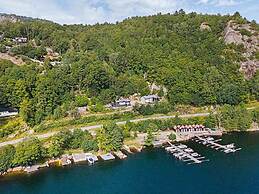 10 Person Holiday Home in Lyngdal-by Traum