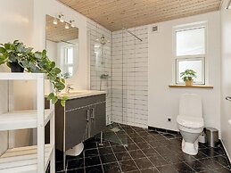 10 Person Holiday Home in Vaeggerlose