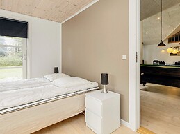 10 Person Holiday Home in Vaeggerlose