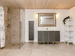 10 Person Holiday Home in Vaeggerlose