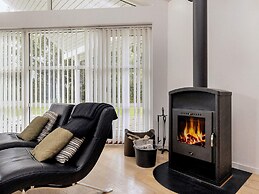 10 Person Holiday Home in Vaeggerlose