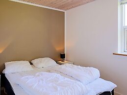 10 Person Holiday Home in Vaeggerlose