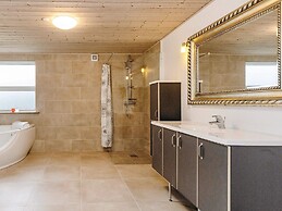 10 Person Holiday Home in Vaeggerlose