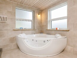 10 Person Holiday Home in Vaeggerlose