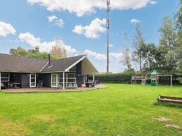 10 Person Holiday Home in Vaeggerlose