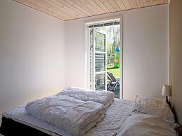 10 Person Holiday Home in Vaeggerlose