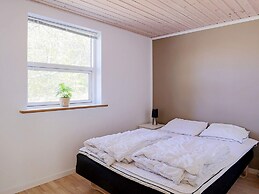 10 Person Holiday Home in Vaeggerlose