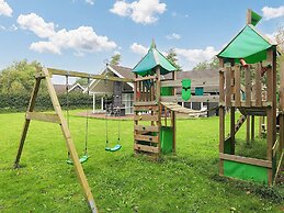 10 Person Holiday Home in Vaeggerlose