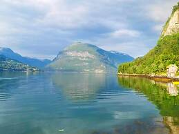 8 Person Holiday Home in Innvik