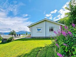 4 Person Holiday Home in Utvik-by Traum