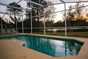 Lakeside Sunset 3 Bedroom by RedAwning