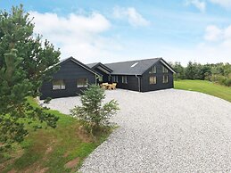 20 Person Holiday Home in Hojslev