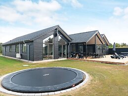 20 Person Holiday Home in Hojslev