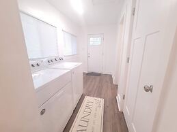 Charming 3b-1b Westside Indy