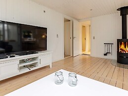 6 Person Holiday Home in Hals