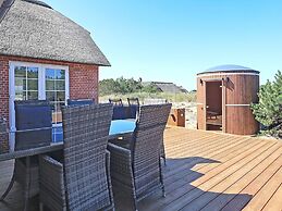 6 Person Holiday Home in Blavand