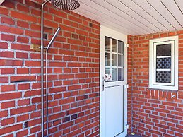 6 Person Holiday Home in Blavand