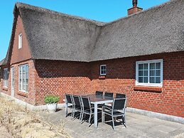 6 Person Holiday Home in Blavand