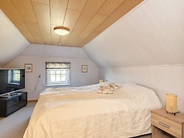 6 Person Holiday Home in Blavand