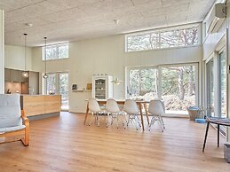 Spacious Retreat Near Beach - By Traum Ferienwohnungen