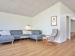 Spacious Retreat Near Beach - By Traum Ferienwohnungen