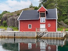 6 Person Holiday Home in Hardbakke