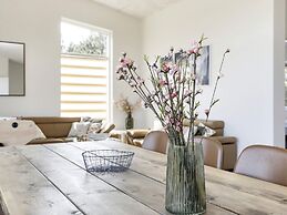 10 Person Holiday Home in Vaeggerlose