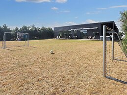 10 Person Holiday Home in Vaeggerlose