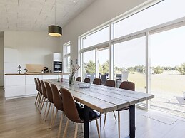 10 Person Holiday Home in Vaeggerlose