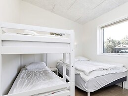 10 Person Holiday Home in Vaeggerlose