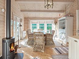 6 Person Holiday Home in Vaeggerlose