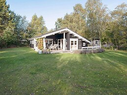 6 Person Holiday Home in Vaeggerlose