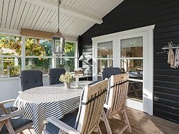 6 Person Holiday Home in Vaeggerlose