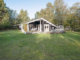 6 Person Holiday Home in Vaeggerlose