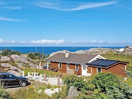 6 Person Holiday Home in Skudeneshavn