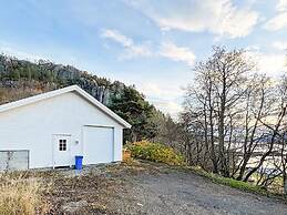 4 Person Holiday Home in Sundlandet