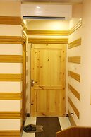 HOTEL CROWN