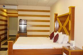 HOTEL CROWN