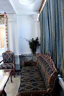 HOTEL CROWN
