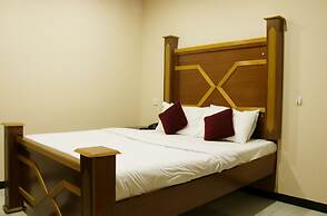 HOTEL CROWN