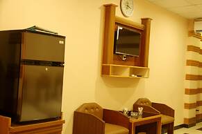 HOTEL CROWN