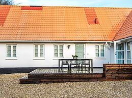 6 Person Holiday Home in Allingabro