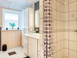 10 Person Holiday Home in Farevejle