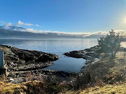 6 Person Holiday Home in Hatlestrand-by Traum