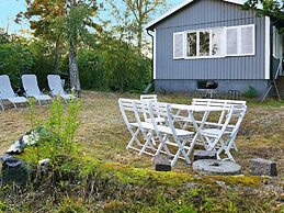 6 Person Holiday Home in 38472-by Traum