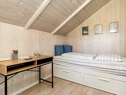 6 Person Holiday Home in Vaeggerlose