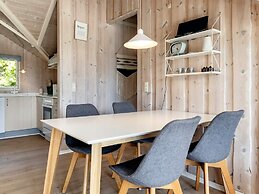 6 Person Holiday Home in Vaeggerlose